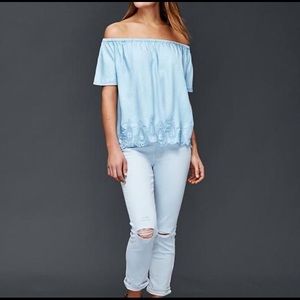 Women’s GAP Blue Chambray Off the Shoulder Top, Embroidery Hem, size small